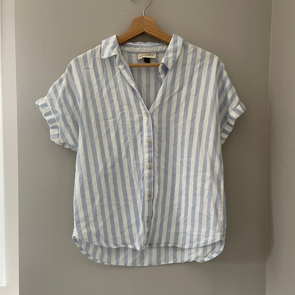 UNIVERSAL THREAD striped button down shirt